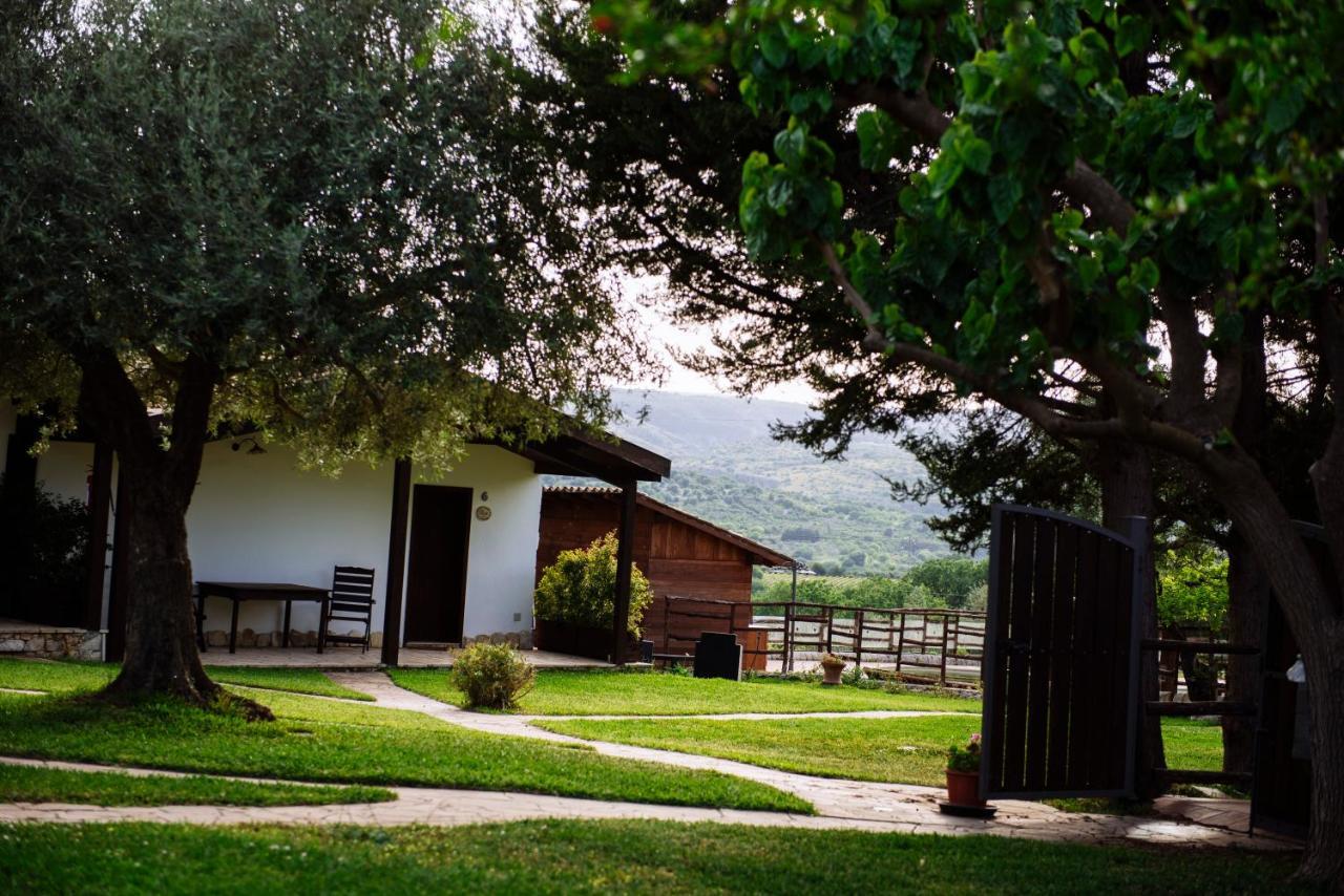 Вилла Pantalica Ranch Agriturismo Siciliano Sortino Экстерьер фото