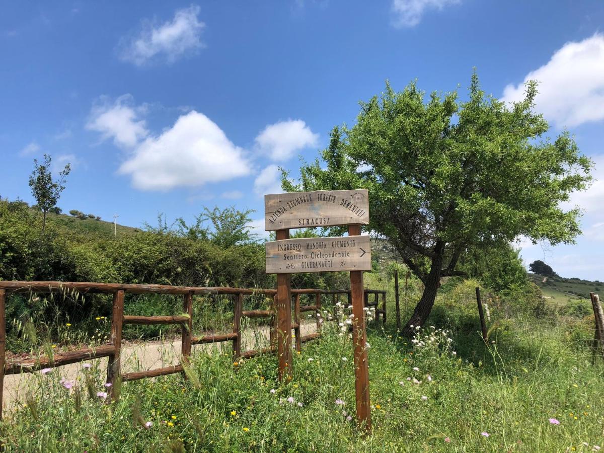 Вилла Pantalica Ranch Agriturismo Siciliano Sortino Экстерьер фото